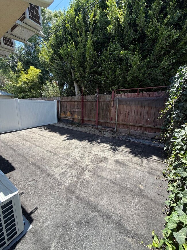 Building Photo - Brand new ADU with Backyard!
