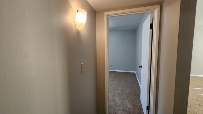 Building Photo - 102 W 8th Ave