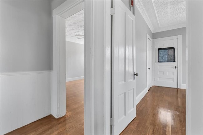Building Photo - 244 Paradis Ave