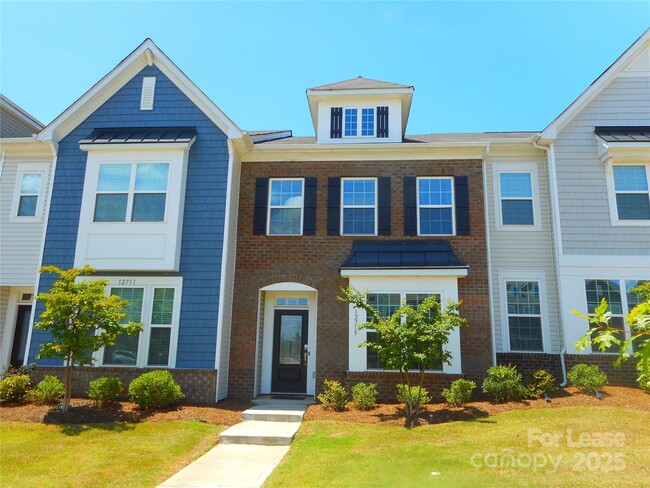 Primary Photo - 12715 Wandering Brook Dr