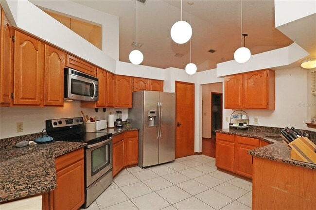 Building Photo - 5722 Bay Side Dr