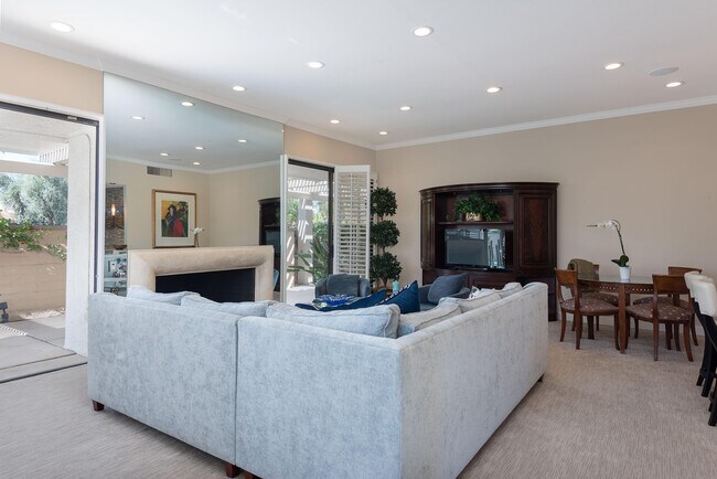 Building Photo - 66 Dartmouth Dr