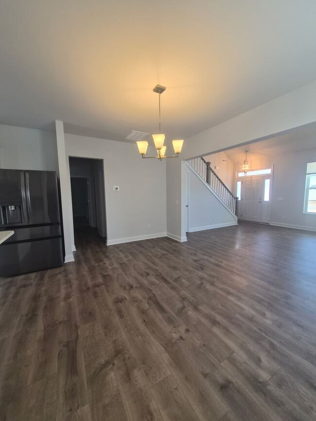 Building Photo - 301 Harvest Mdw Xing