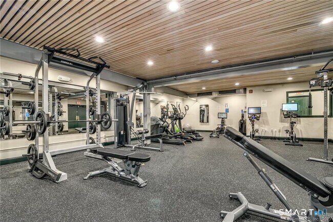 Building Photo - 25 Grand St