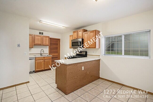 Building Photo - 1272 Redpine Way