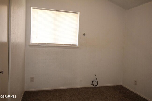 Building Photo - 9604 Gaza Dr