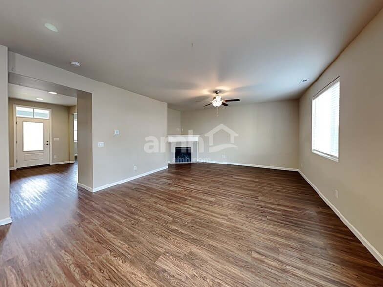 Building Photo - 1055 Riggs Dr E