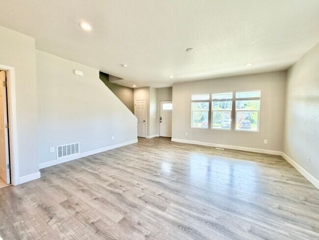 Building Photo - 16012 W 9th Pl