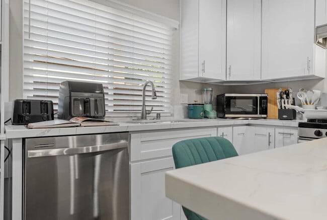 Building Photo - 7630 Andasol St