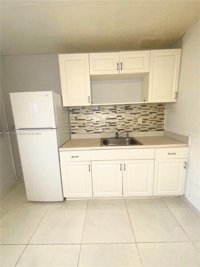 Building Photo - 17252 SW 149th Pl