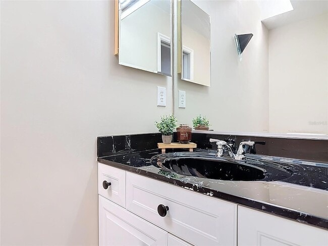 Building Photo - 289 Gull Dr S