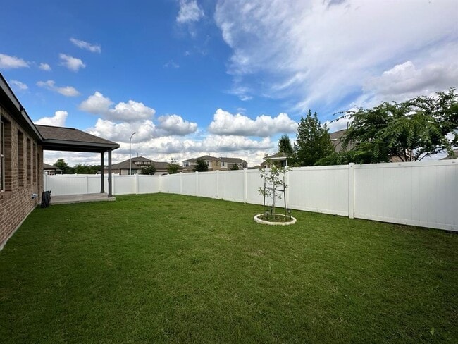 Building Photo - 10901 Mickelson Dr