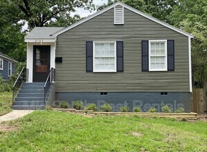 Building Photo - 2109 S Taylor St