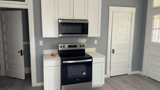 Building Photo - Recently renovated home waiting for new te...