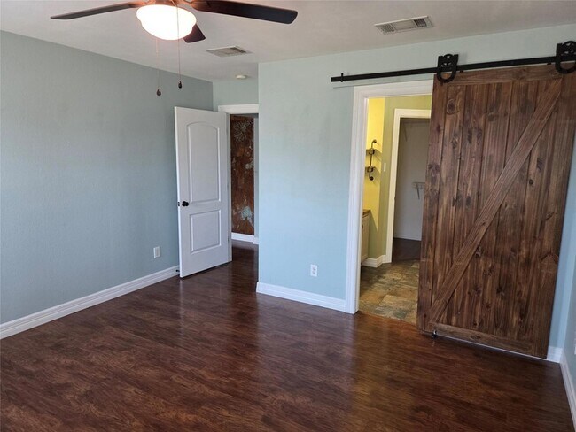 Building Photo - 208 Rock Hound Ln