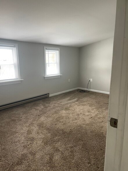 Main bedroom - 1 S Terrace Dr