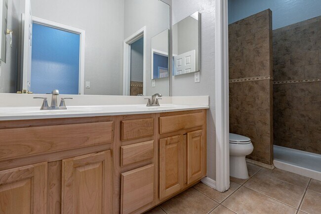 Building Photo - 4 Bedroom, 2.5 Baths with Private Pool!