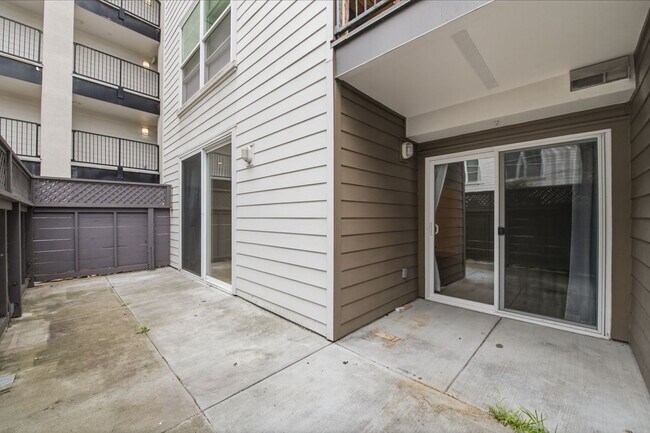 Building Photo - 8100 Oceanview Terrace