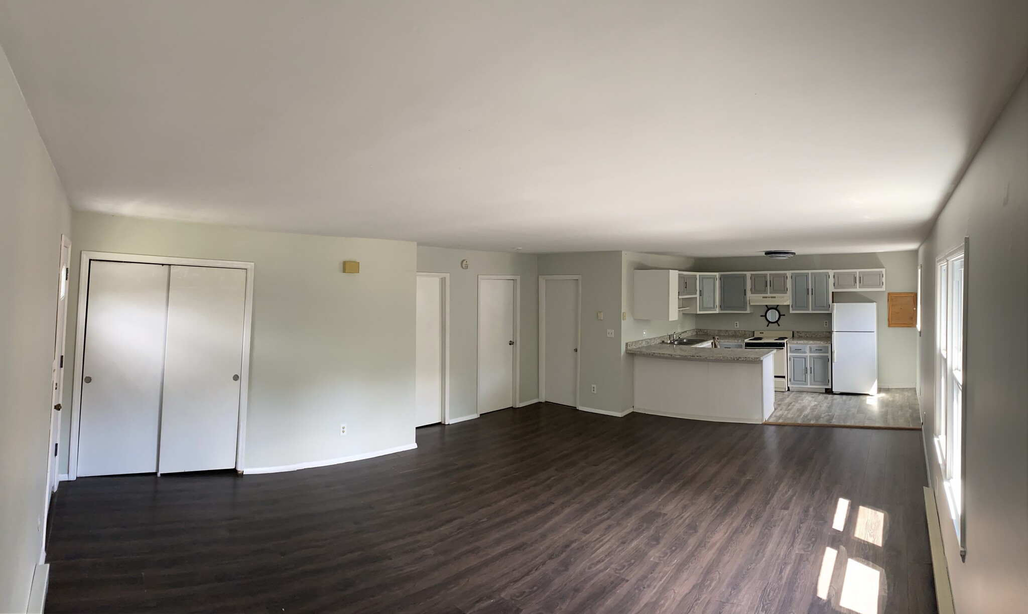 Living Room (Corner View) - 89 S Lake Ave