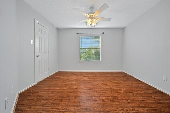 Building Photo - 230 W Stedhill Loop