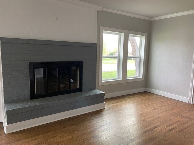 Building Photo - Beautiful 3/2 in Speegleville