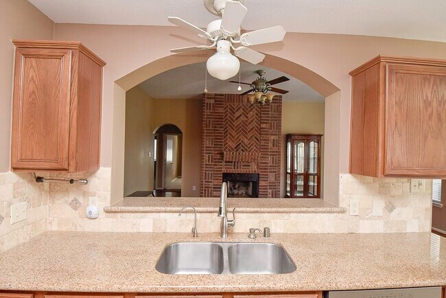 Building Photo - 21619 Oakcreek Ct