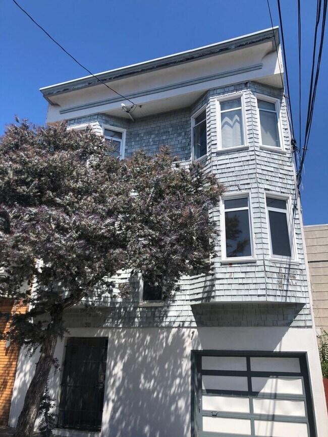 Primary Photo - Remodeled top floor rent controlled apartm...