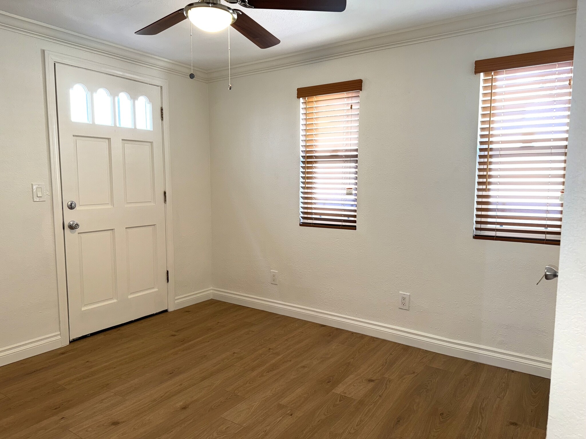 Building Photo - 128 13th St