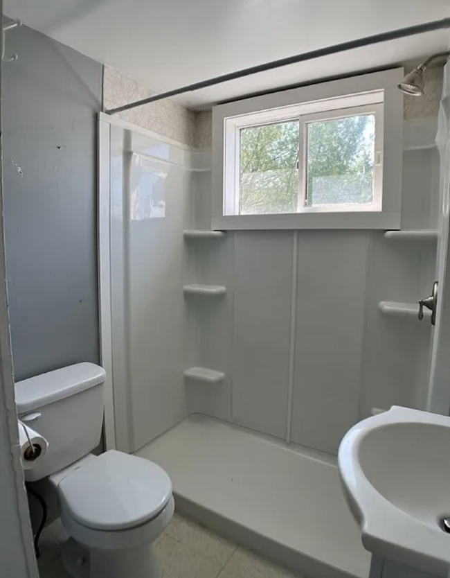 Bathroom (second floor) - 7 Woolerton St