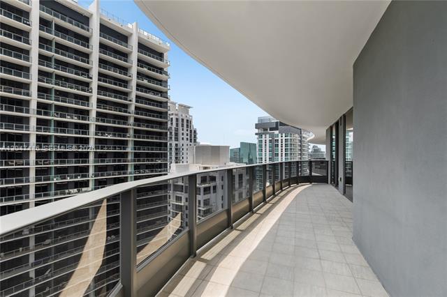 Building Photo - 1000 Brickell Plz