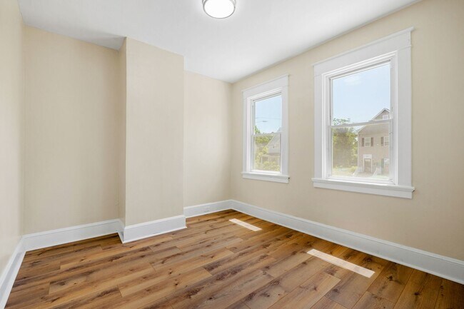 Building Photo - Completely Renovated 3 Bedroom Home in Hig...