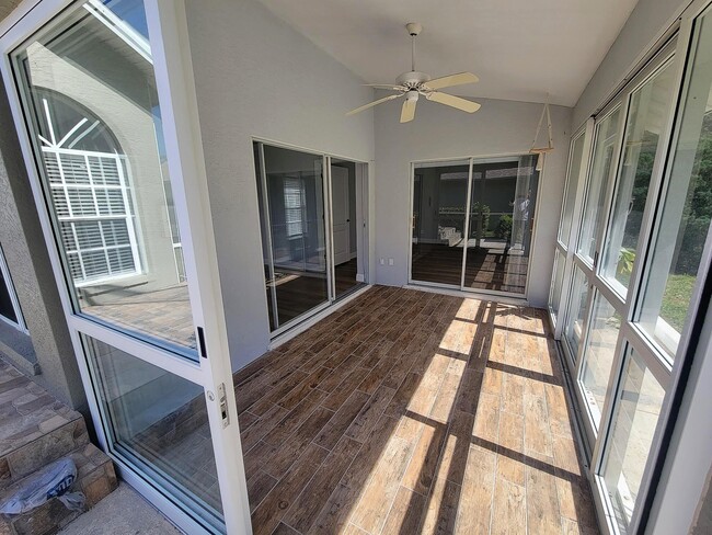 Building Photo - 20907 Country Barn Dr