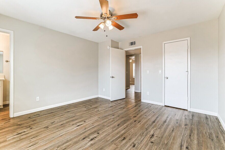 Building Photo - 9365 E Adobe Rd