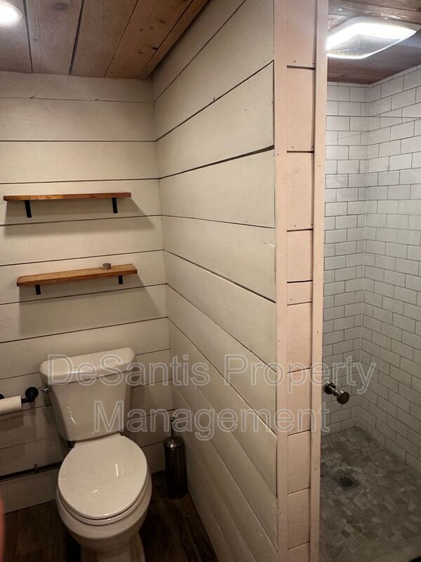 Building Photo - 5123 Yale Dr