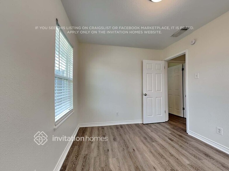 Building Photo - 1013 Casa Dr