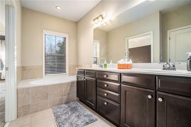 Building Photo - 2269 W Village Ln