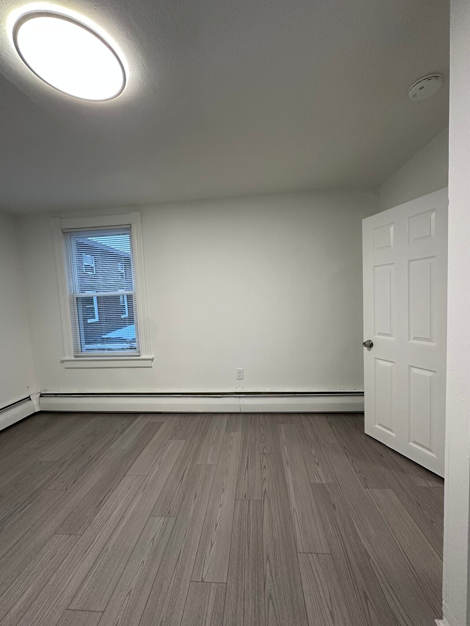 Building Photo - 176 Pearl St