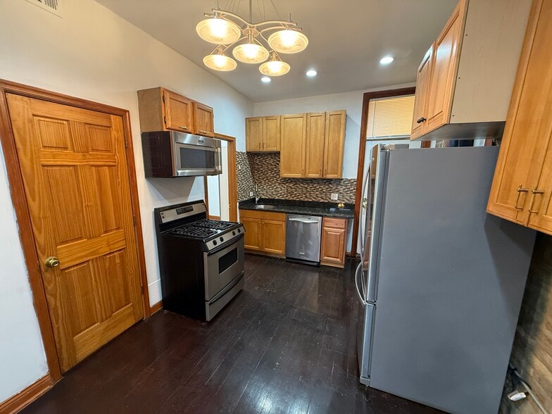 Building Photo - 1224 N Cleaver St