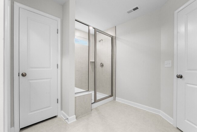Building Photo - *Showings unavailable until August 1st!!*