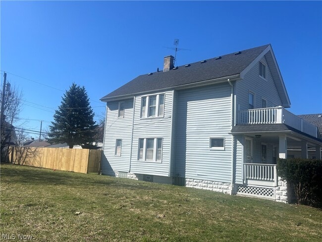 Building Photo - 14210 Kingsford Ave