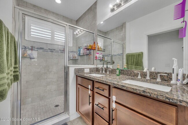 Building Photo - 1445 Isabella Dr