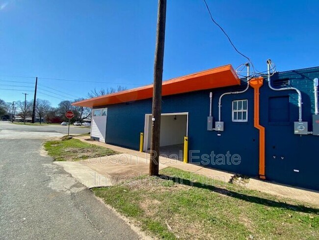 Building Photo - 218-228 North Market Street