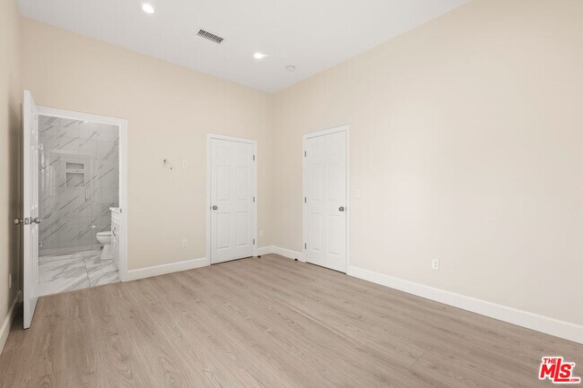 Building Photo - 6255 Gentry Ave