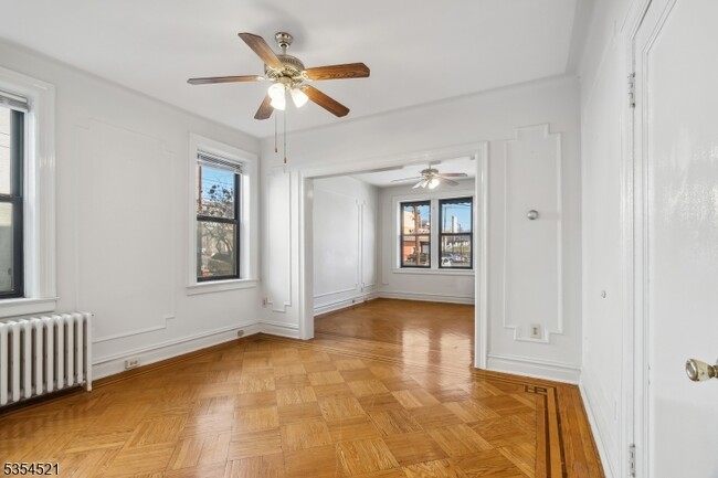 Building Photo - 463 Pavonia Ave