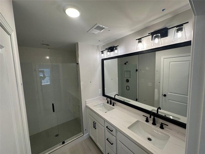 Building Photo - 1925 AUDRA Aly