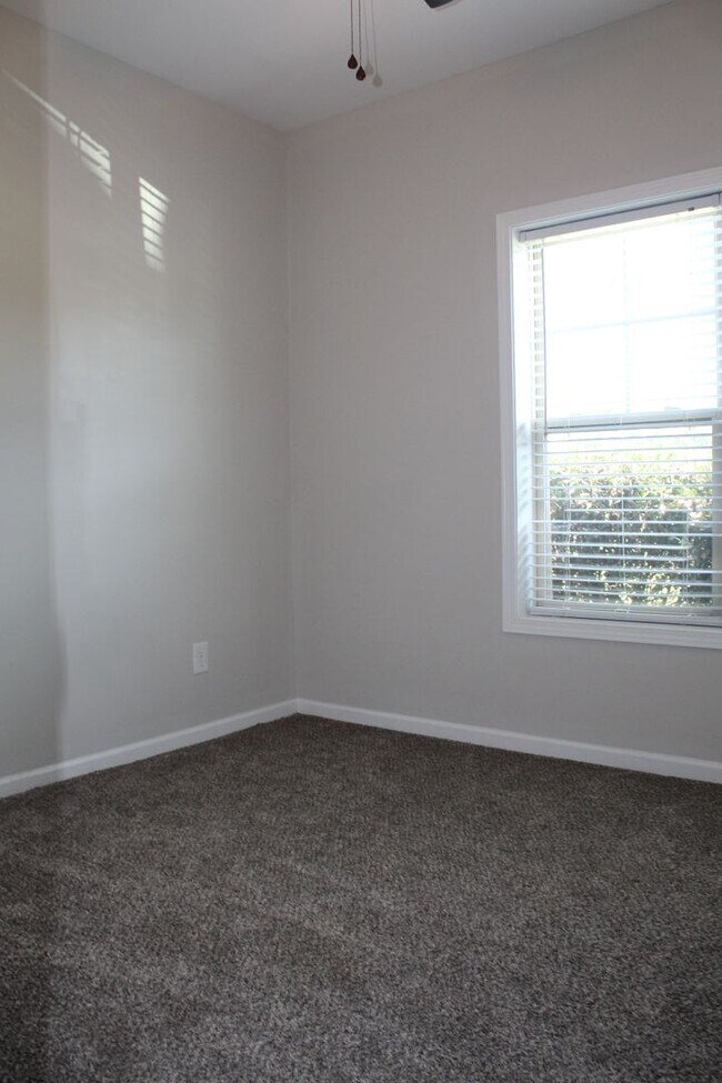 Building Photo - 107 Olde Mill Creek Dr
