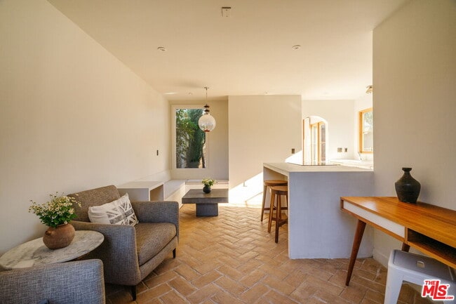 Building Photo - 2640 Clyde Ave