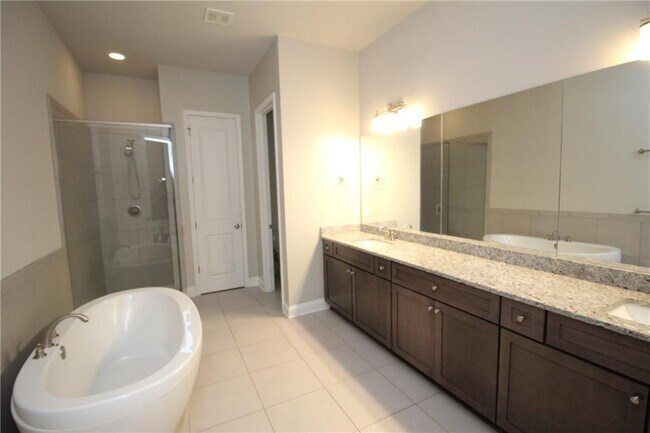 Building Photo - 335 Rose Garden Ln