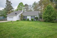 Building Photo - Nice Home in Fletcher!