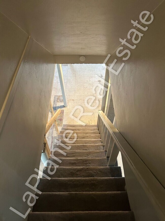 Building Photo - 1235 Glenview Rd